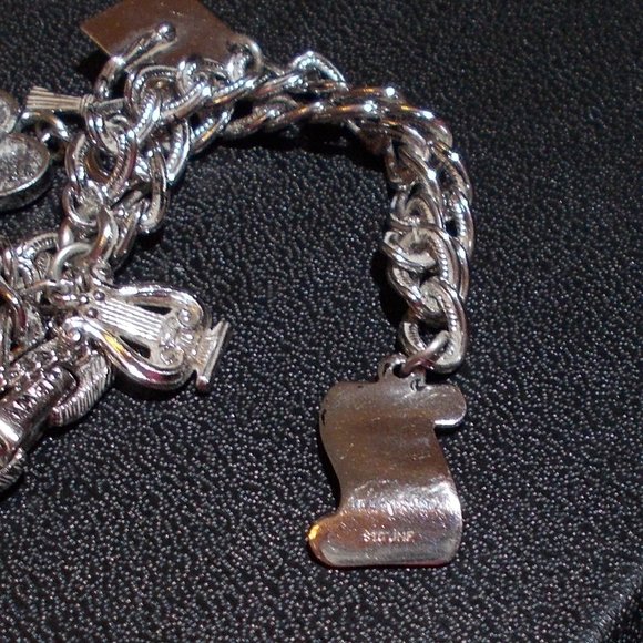 VTG 60s. MONET Silver Ton Women's Bracelet with 4 Charms Size 7" - Picture 6 of 13